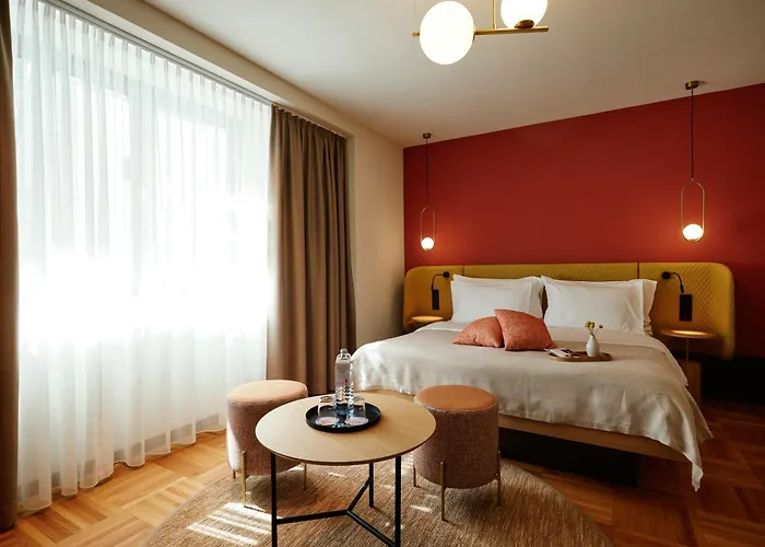 Henriette Stadthotel ex Das Capri